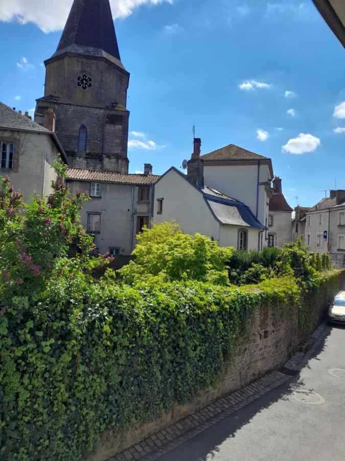 Maison En Ville Avec Terrasse Ensoleillee Et Wi-Fi Magnac-Laval Kültér fotó