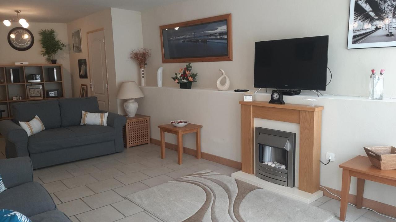 Maison En Ville Avec Terrasse Ensoleillee Et Wi-Fi Magnac-Laval Kültér fotó