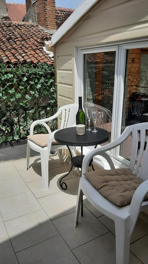 Maison En Ville Avec Terrasse Ensoleillee Et Wi-Fi Magnac-Laval Kültér fotó