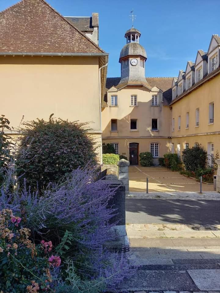 Maison En Ville Avec Terrasse Ensoleillee Et Wi-Fi Magnac-Laval Kültér fotó