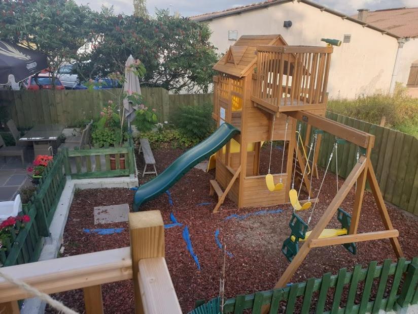 Maison En Ville Avec Terrasse Ensoleillee Et Wi-Fi Magnac-Laval Kültér fotó